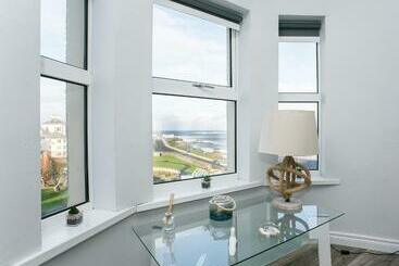 游客公寓 Apt3, No 2 Antrim Gardens, Portrush With Seaview