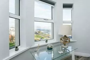 Apartaments turístics Apt3, No 2 Antrim Gardens, Portrush With Seaview