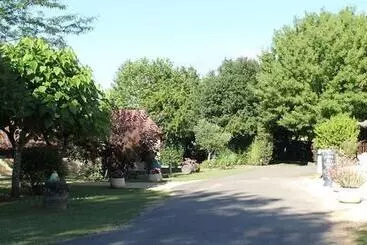 Hotel Camping Les Poutiroux   Tente Lodge