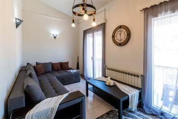 آپارتمانهای توریستها Andria City Apartment