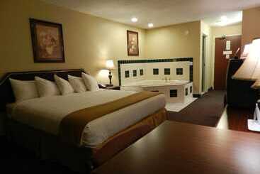 فندق Luxury Inn & Suites Troy