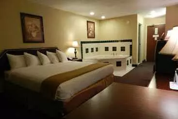 فندق Luxury Inn & Suites Troy
