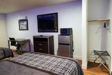 فندق Express Inn