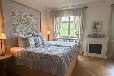 בית מלון כפרי Schloss Amerang