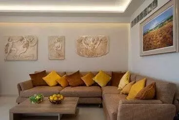 Turistihuoneistot Sirena Tolo Luxury Apartment