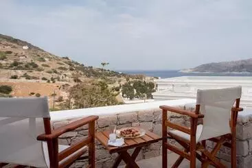 آپارتمان‌های توریست‌ها Irene Kimolos Villas