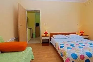 Pisos turísticos Apartments Nevina 1230