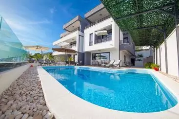 ツーリストアパートメント Villa Matić