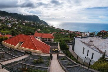 Жильё для туристов Calheta Holiday Houses