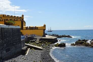 Apartamenty turystyczne Top Floor With Terrace In Funchal