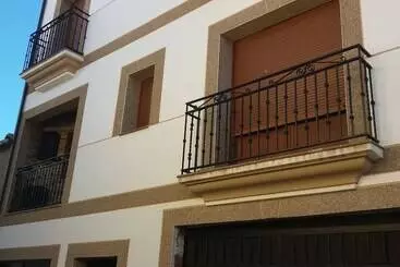 ツーリストアパートメント La Tahona De Perales