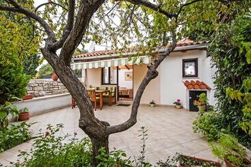 פנסיון Apartments & Rooms Chiara