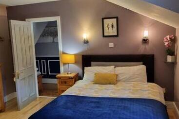 Highfield House Bed And Breakfast Collinstown