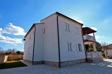 Appartements touristiques Apartment Mila 395