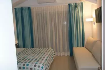 Hotel Whitesands Beach Resort