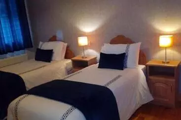 ベッドアンドブレックファースト Inny River Lodge