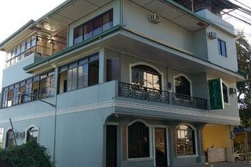 Hotell Divine Castle Travelers Inn