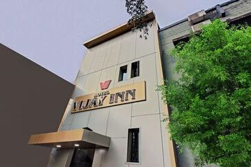 בית מלון כפרי Treebo Trip Vijay Inn