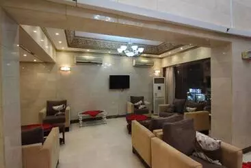 ホテル Al Ardh Al Tayeba