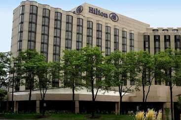 هتل Hilton Rosemont Chicago O'Hare