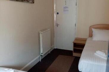 בית מלון כפרי Black Lion