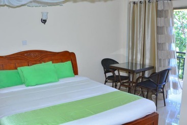 ホテル Omega Gardens