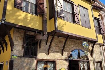 Ayvalik Sarigelin Pansiyon