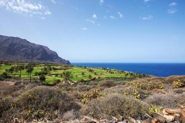 דירות לתיירים Charming House In Buenavista Del Norte With Shared Pool