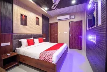Hotel Rose By Oyo Rooms