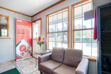 Motel Oyo Hotel Calhoun Ga I-75 & Us-41 Hwy