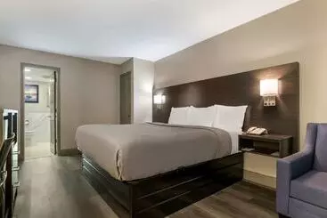 Отель Quality Inn & Suites Altamonte Springs Orlando North