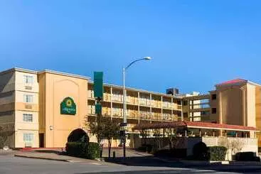 هتل La Quinta Inn By Wyndham Austin Capitol / Downtown