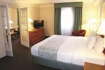בית מלון כפרי La Quinta Inn By Wyndham Kansas City Lenexa