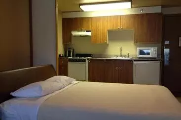 Отель Linderhof Inn