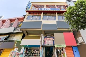 Hotell Spot On 66024  Bee Dee Residency