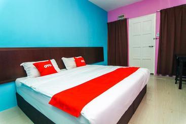 Hotel Oyo 89517 Little Tanjung Chalet