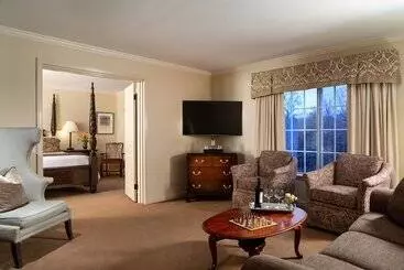 Hotelli Meadowbrook Inn