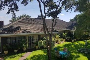 پانسیون Ashley's Guest House