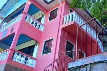 پانسیون Les Elles Guesthouse Self Catering