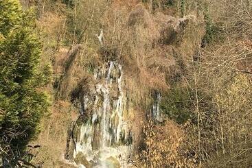 B&b Les Lodges De La Cascade