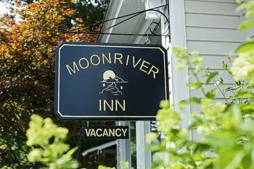 ペンション Moonriver Inn