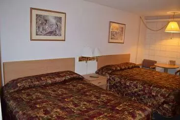 فندق National 9 Inn Showboat