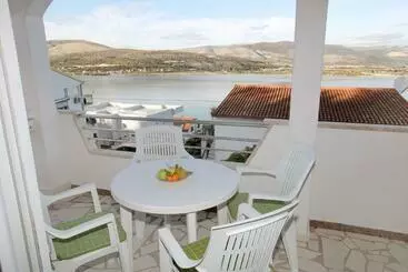 آپارتمان‌های توریست‌ها Apartments Iva