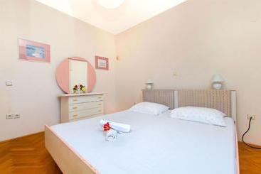 Apartament Hostel Guesthouse Mira