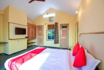 Hotell Oyo 65197 Green Woods Resorts