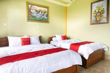 ホテル Reddoorz Near Senaru Rinjani