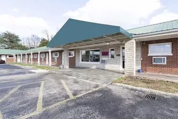 モーテル OYO Hotel Cave City KY