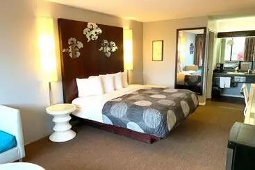 فندق على الطريق Oxford Inn