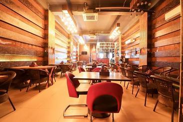 Hotel Capital O 61689 Midtown Brew