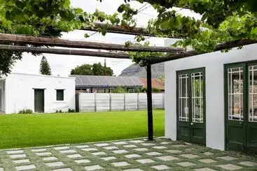 Majatalo Victorian Square Guesthouse